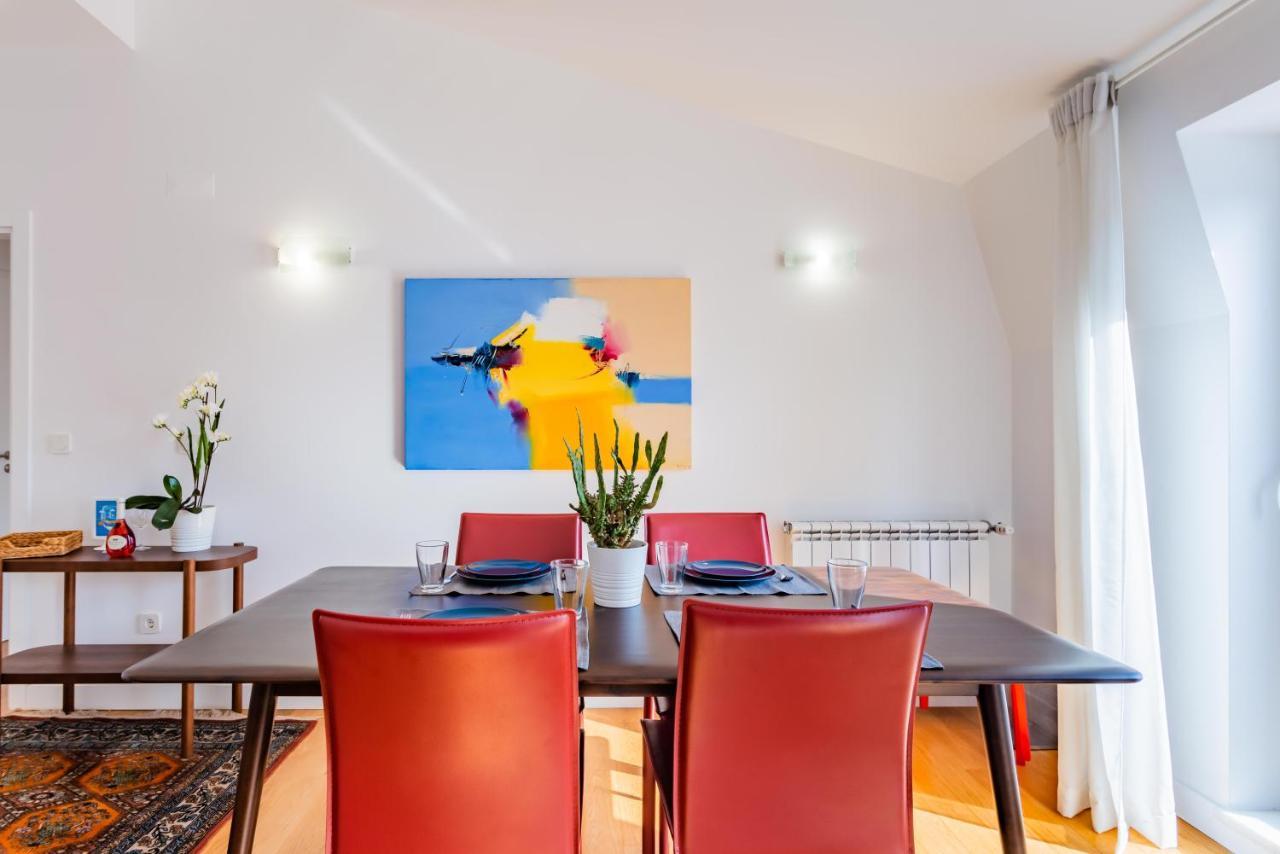Center Penthouse Apartment *